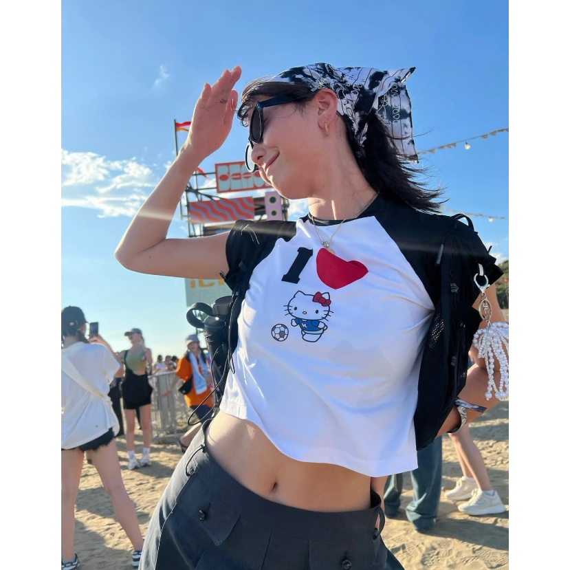Áo Thun Hello Kitty Thiết Kế Raglan Tay Ngắn, Màu Sắc Tương Phản, FitSlim