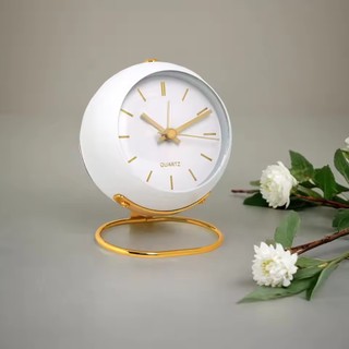 Sáng Tạo Vintage Đầu Giường Tắt Tiếng Đồng Hồ Đơn Giản Phòng Khách Trang Trí Phòng Ngủ Đồng Hồ Để Bàn Di Động Phong Cách Học Sinh Đồng Hồ Báo Thức