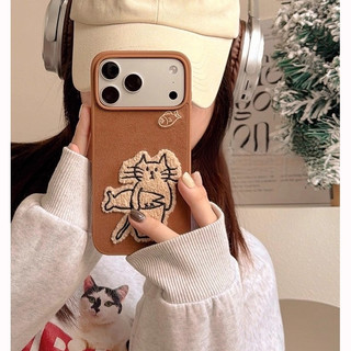 Màu nâu Sang Trọng Thêu Hoạt Hình Dễ Thương Mèo Con Chó Con Flannel Vải Ốp Lưng Điện Thoại iPhone 17Promax 17pro 14 15 16 Pro Max 13 Ngọt Ngào Nữ Tính Vỏ Di Động