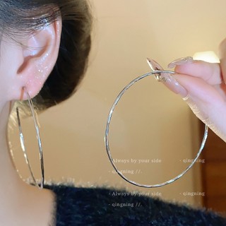 Bông tai vòng trơn đơn giản, sang trọng với kẹp tai không lỗ, tiện lợi và thời trang dành cho nữ