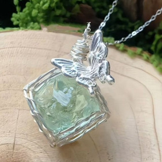 Vòng cổ cuộn pha lê Mori Series