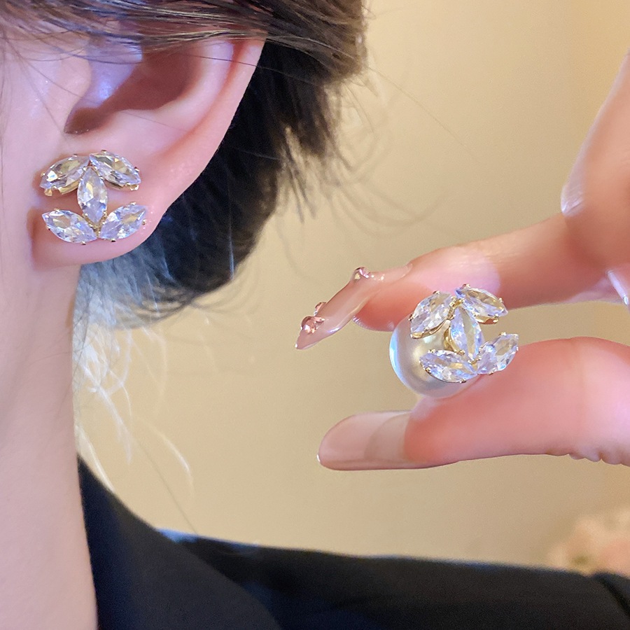 Bông tai ngọc trai và cubic zirconia màu vàng, phong cách sang trọng cho tiệc cưới và hàng ngày