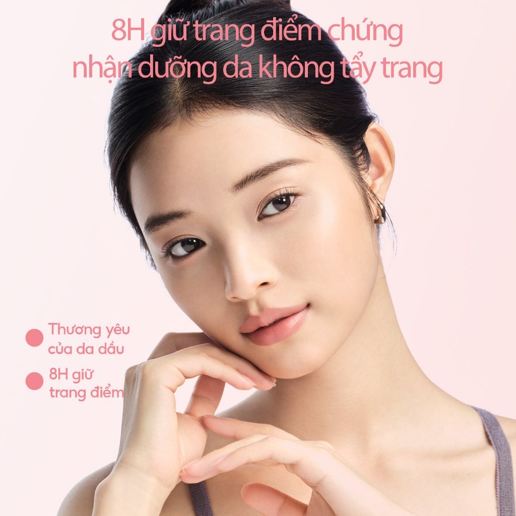 Kem nền Moekiss có khả năng kiểm soát dầu lâu trôi và không bị lem dành cho da dầu