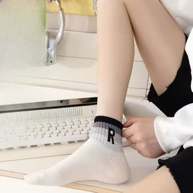 Tất thể thao thời trang thể thao phong cách Nhật Bản đầy màu sắc