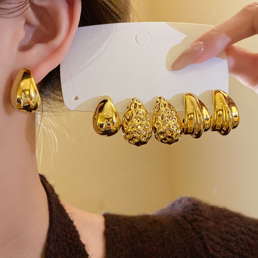 Bông tai đinh tán giọt nước và hình cánh bằng kim loại bạc với kim cương giả đánh bóng - Phụ kiện nữ thời thượng