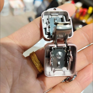 Mini Nail Clipper Hoạt Hình Dễ Thương Sáng Tạo - Mặt Dây Chuyền Móc Khóa Mở Bằng Một Nhấn Gấp Di Động