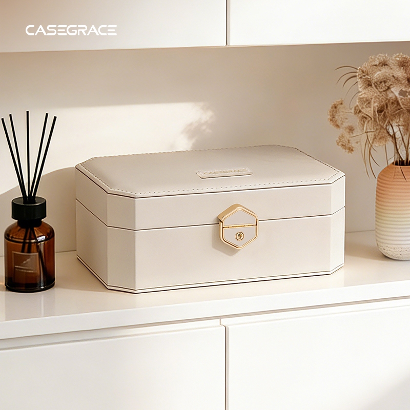 Hộp đựng trang sức CASEGRACE Hộp đựng trang sức nhung màu be 2 lớp có khóa và chìa khóa lưu trữ du lịch cho bông tai Nhẫn Vòng cổ & Phụ kiện Hộp quà tặng