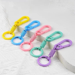 Sáng Tạo Xịt Sơn Đầy Màu Sắc Leo Núi Khóa Lò Xo Vòng Chìa Khóa Ba Mảnh Bộ Hành Lý Búp Bê Treo Khóa Chất Liệu Handmade Tự Làm Phụ Kiện Trang Sức