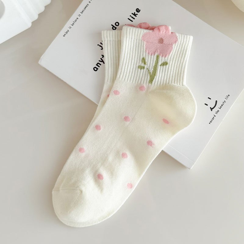 Tất nữ giữa ống dễ thương ngọt ngào, phù hợp nhiều dịp