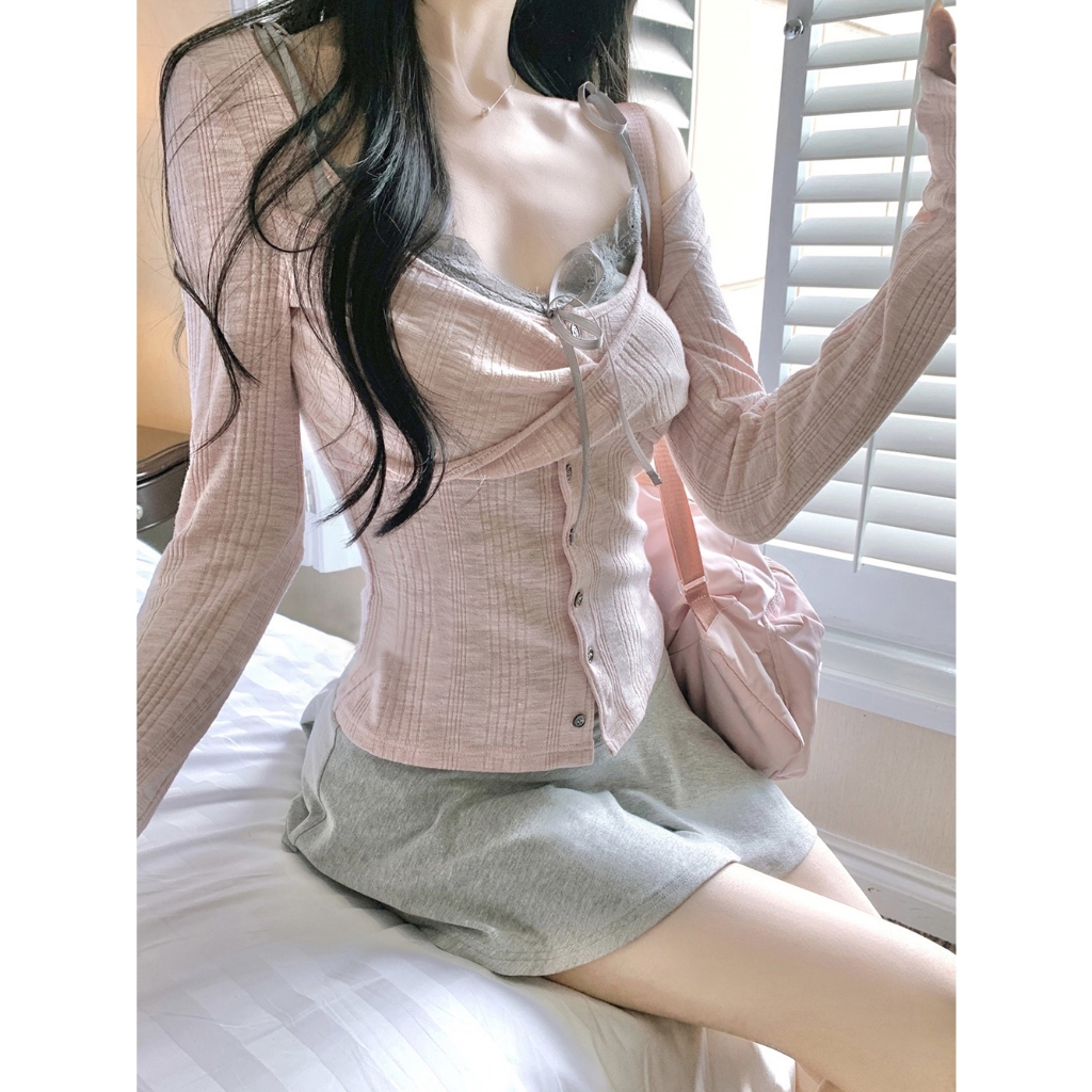 [BANKO] Bộ đồ mùa thu nữ Hàn Quốc gồm áo yếm ren và áo thun dài tay