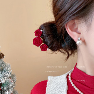 Kẹp tóc ngọc trai nhân tạo, đơn giản và sang trọng, phù hợp cho các dịp cao cấp