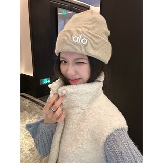Mũ dệt kim ấm áp mùa đông có họa tiết chữ thêu, phù hợp cho cả nam và nữ