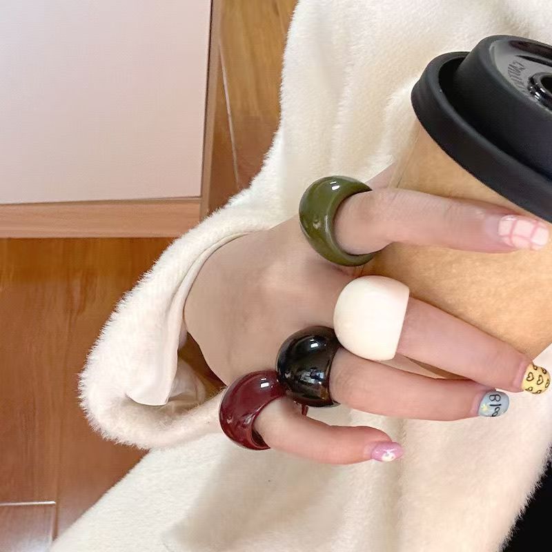 Nhẫn nhựa tròn retro đơn giản, thiết kế độc đáo, phù hợp cho trang sức bán buôn