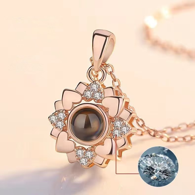 Vòng cổ và vòng tay khắc tên với hình ảnh ký ức, phù hợp làm quà tặng cho cặp đôi