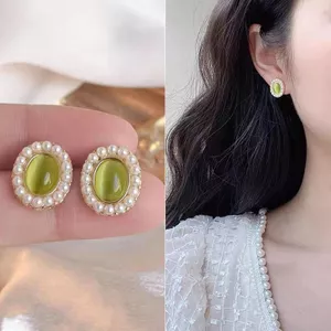 Đánh giá lại thiết kế bông tai thời trang năm 2026 với phong cách Hàn Quốc sang trọng, phù hợp xu hướng INS