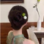 Kẹp tóc retro đơn giản đính hạt năm 2026