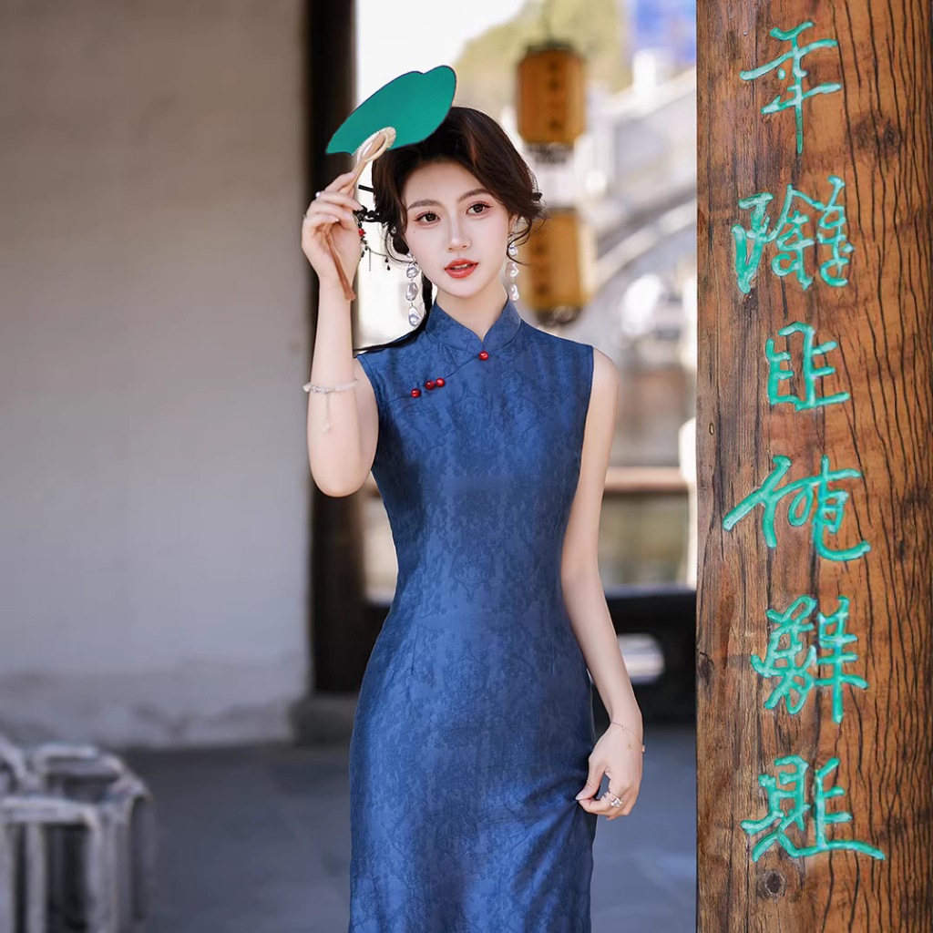 Sườn xám nữ mỏng vừa vặn, thiết kế truyền thống thanh lịch