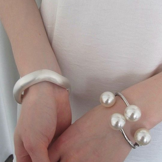 Vòng tay ngọc trai tính khí nhẹ nhàng