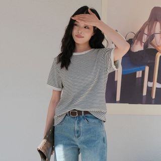 Xu hướng Mùa Hè - Áo Thun Cotton Dài Tay Nguyên Chất Sọc Xám Trắng, Thoải Mái và Đa Năng Cho Nữ