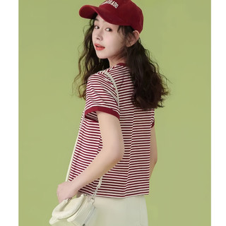 Áo thun croptop sọc đỏ trắng, dáng rộng vừa vặn, phù hợp dạo phố mùa hè