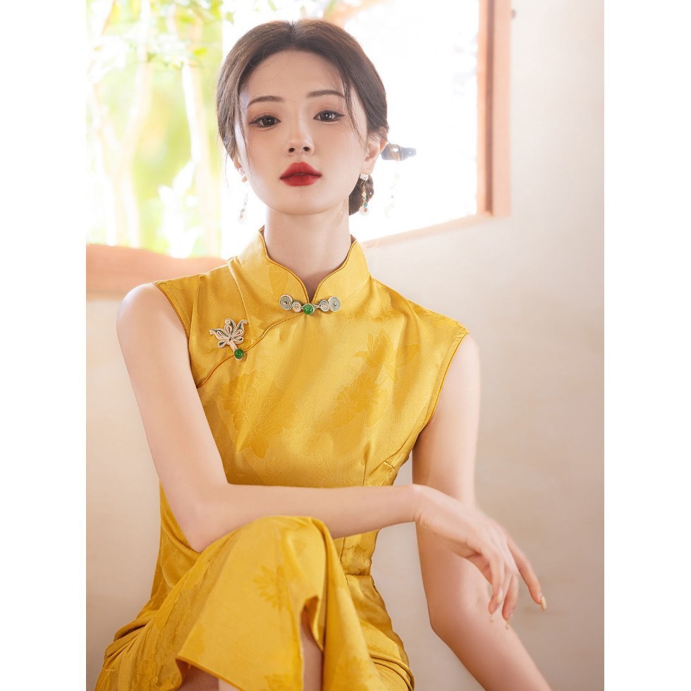 Váy vàng sườn xám không tay cho mùa hè, phong cách Trung Quốc mới mẻ