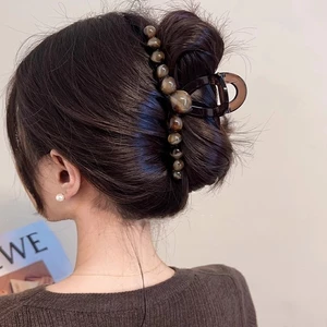 Kẹp Tóc Hình Cá Mập Giả Ngọc Trai Sang Trọng - Phù Hợp Nhiều Kiểu Tóc