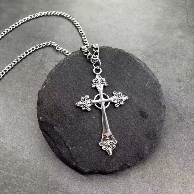 Vòng cổ nữ retro phong cách gothic với thiết kế xếp chồng chữ thập ngọt ngào mát, phù hợp cho cô gái năng động