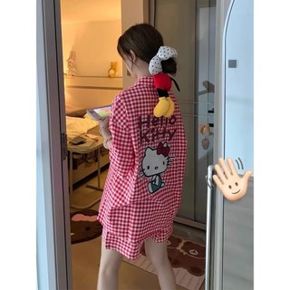 Bộ đồ ngủ Hello Kitty họa tiết caro dễ thương, phù hợp mặc ở nhà