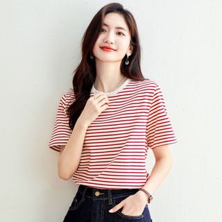 Áo thun ngắn tay sọc đỏ trắng - Phong cách cổ điển, cực kỳ thoải mái dành cho nữ