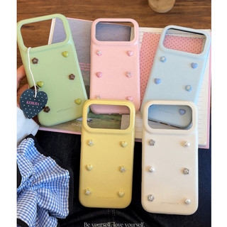 Hàn Quốc Ngọt Ngào Nữ Tính 3D Trái Tim Tình Yêu Hoa Ngọc Trai Xếp Ly Da PU Ốp Lưng Điện Thoại iPhone 17Promax 17Pro 14 15 16 Pro Max 13 Vỏ Di Động Nữ Chống Sốc