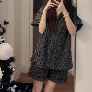 Bộ đồ ngủ in họa tiết da báo đen dành cho nữ