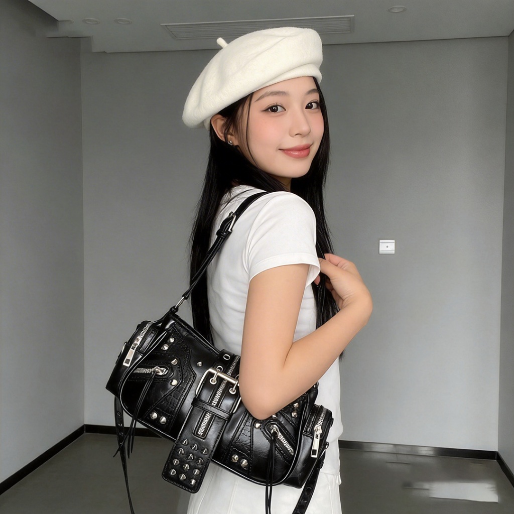 Túi đeo chéo nữ nhiều ngăn, túi đeo chéo nữ size to, túi đeo chéo nữ sang chảnh và túi đeo chéo dây bản to – là dòng túi đeo chéo nữ, túi đeo chéo y2k, túi đeo chéo to rộng cùng chất liệu túi đeo chéo da.