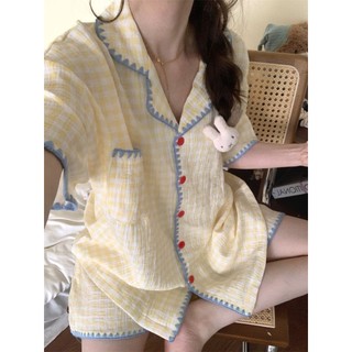 Bộ đồ ngủ hoa caro dành cho nữ với áo len cardigan ngọt ngào, phù hợp mặc ở nhà