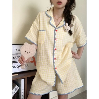 Bộ đồ ngủ hoa caro dành cho nữ với áo len cardigan ngọt ngào, phù hợp mặc ở nhà