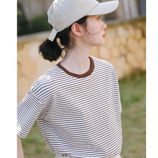 Áo thun ngắn tay nữ dáng rộng, chất liệu cotton thoáng khí, họa tiết sọc trắng và nâu, cổ tròn, phù hợp mặc hàng ngày