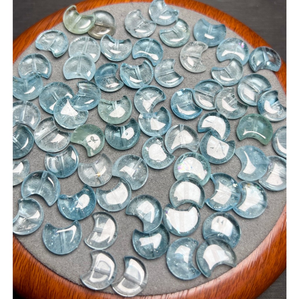 Ưu đãi đặc biệt Sản phẩm mới Phụ kiện mặt trăng Topaz màu xanh tự nhiên có thể được sử dụng làm phụ kiện vòng tay có thể được sử dụng làm phụ kiện mặt dây chuyền thông qua lỗ