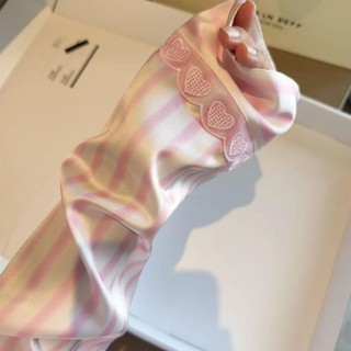 Bộ đồ ngủ ren tình yêu màu hồng Bộ quần áo nhà sọc Cardigan