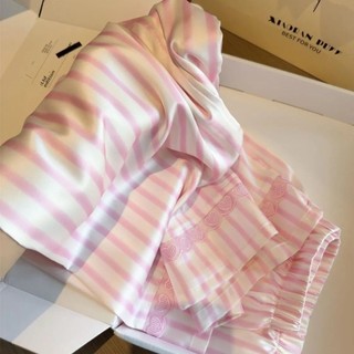 Bộ đồ ngủ ren tình yêu màu hồng Bộ quần áo nhà sọc Cardigan