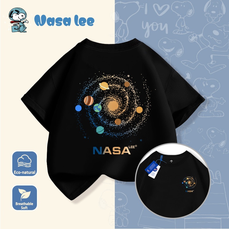 Áo thun ngắn tay màu xanh dương cho bé trai, chất liệu cotton, in hình vũ trụ và các vì sao, hàng mới năm 2026, thời trang cho bé trai, áo cộc tay mùa hè cho trẻ em.