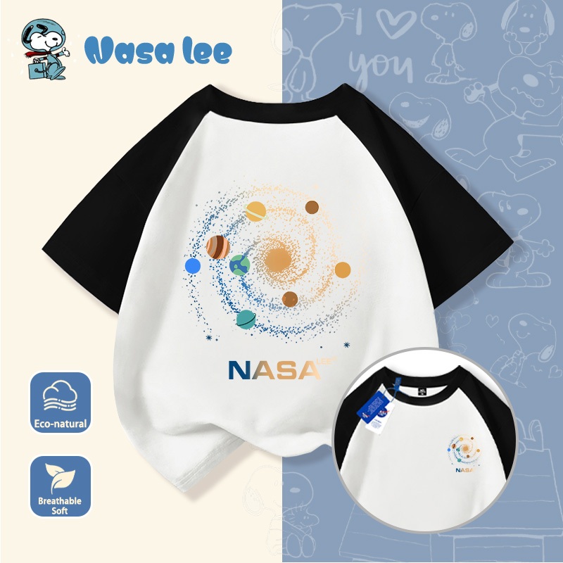 Áo thun ngắn tay màu xanh dương cho bé trai, chất liệu cotton, in hình vũ trụ và các vì sao, hàng mới năm 2026, thời trang cho bé trai, áo cộc tay mùa hè cho trẻ em.