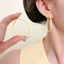 Trang sức bông tai vòng tròn lớn nhiều màu sắc, phù hợp với nữ