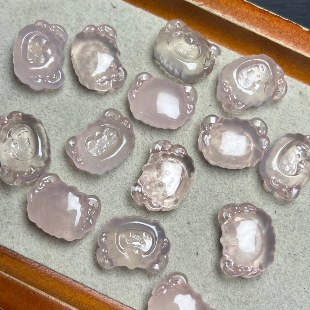 Ưu đãi đặc biệt Sản phẩm mới Pha lê hồng tự nhiên Phụ kiện cừu đẹp có thể được sử dụng làm phụ kiện vòng tay có thể được sử dụng làm phụ kiện mặt dây chuyền Không xốp