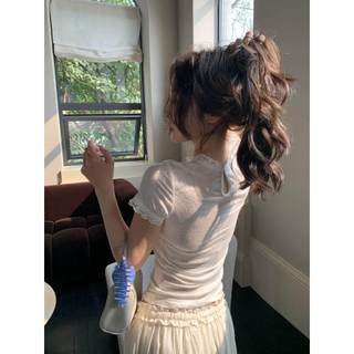 Nhẹ nhàng với áo thun cổ điển kiểu Pháp, ren mỏng và cotton nguyên chất, thiết kế vai ngắn, tạo dáng vẻ thanh lịch