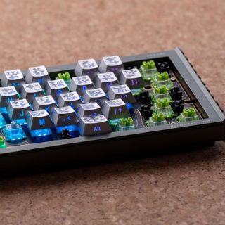 Chrome Hearts Keycaps Trong suốt tỏa sáng qua trái tim Keycap Cherry Profile Chất liệu PC cho bàn phím cơ