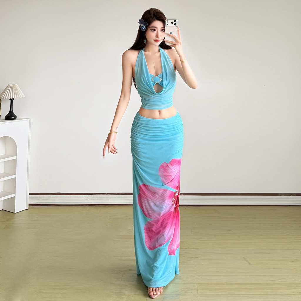 Váy lưới không lưng phong cách bohemian, thiết kế cao hông gợi cảm