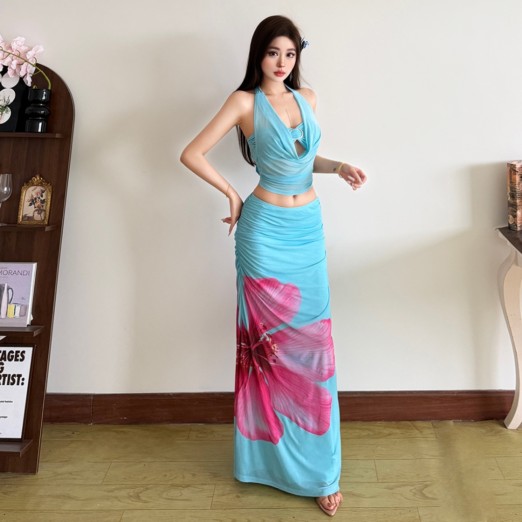 Váy lưới không lưng phong cách bohemian, thiết kế cao hông gợi cảm