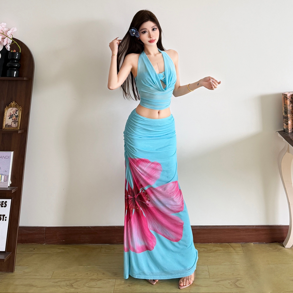 Váy lưới không lưng phong cách bohemian, thiết kế cao hông gợi cảm