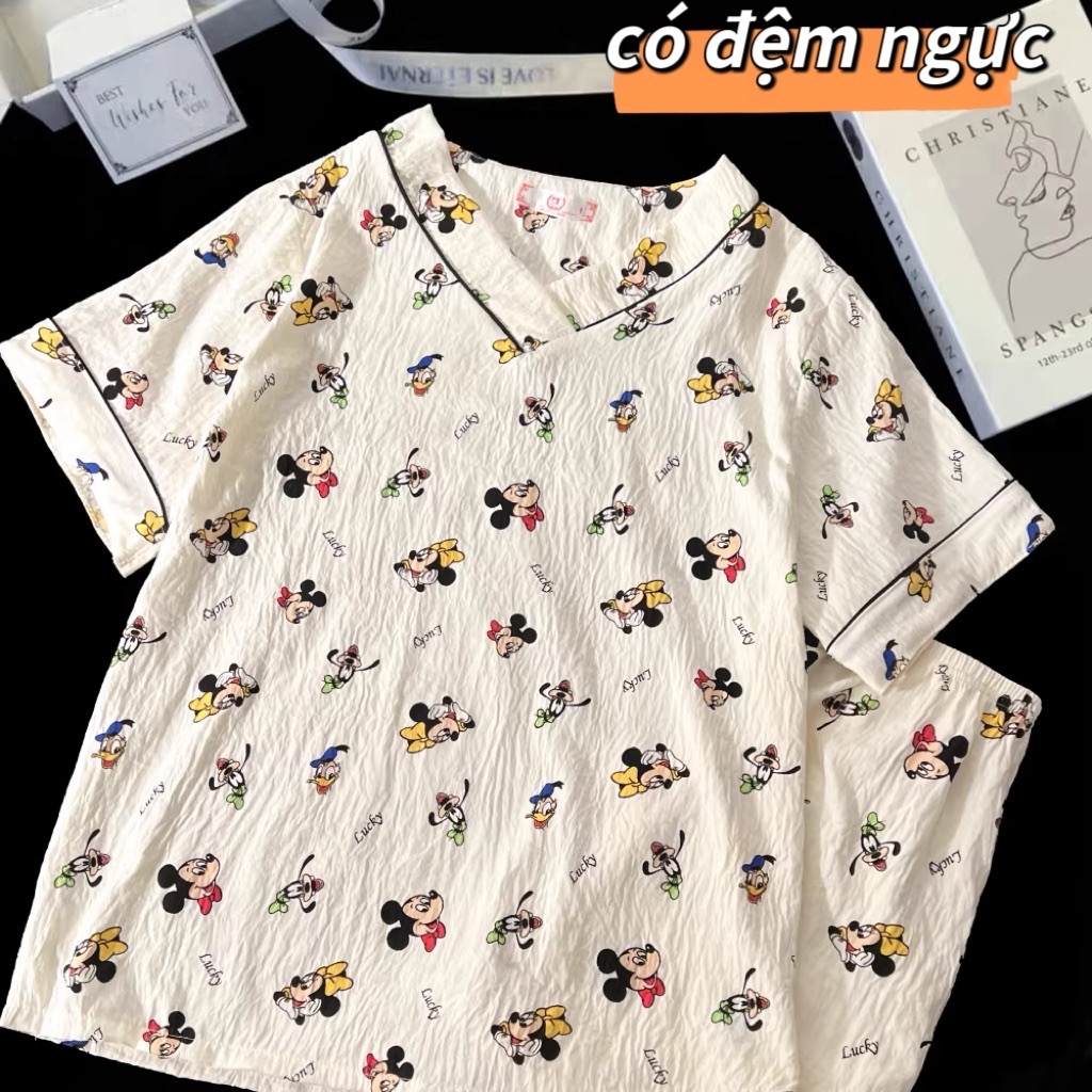 【Có miếng độn ngực】Bộ đồ ngủ nữ mới 2026: Áo cổ V tay ngắn + quần đùi cotton mềm mại, in họa tiết hoạt hình dễ thương phong cách tươi mát, dáng rộng thoải mái【mặc nhà hay đi chơi đều được】