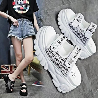 Dép Thơm Phong Cách Mới Phong Cách Thời Trang Mùa Hè 2025 Đế Dày Cao Cấp Phù Hợp Với Magic Giày Sandal Đi Biển Thường Ngày