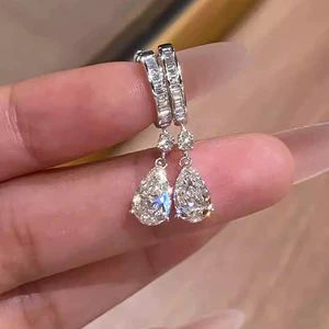 Bông tai Zircon thả nước nhấp nháy